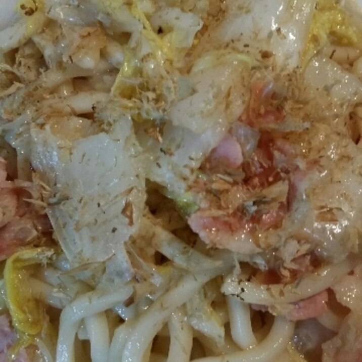 白菜とベーコンの焼きうどん